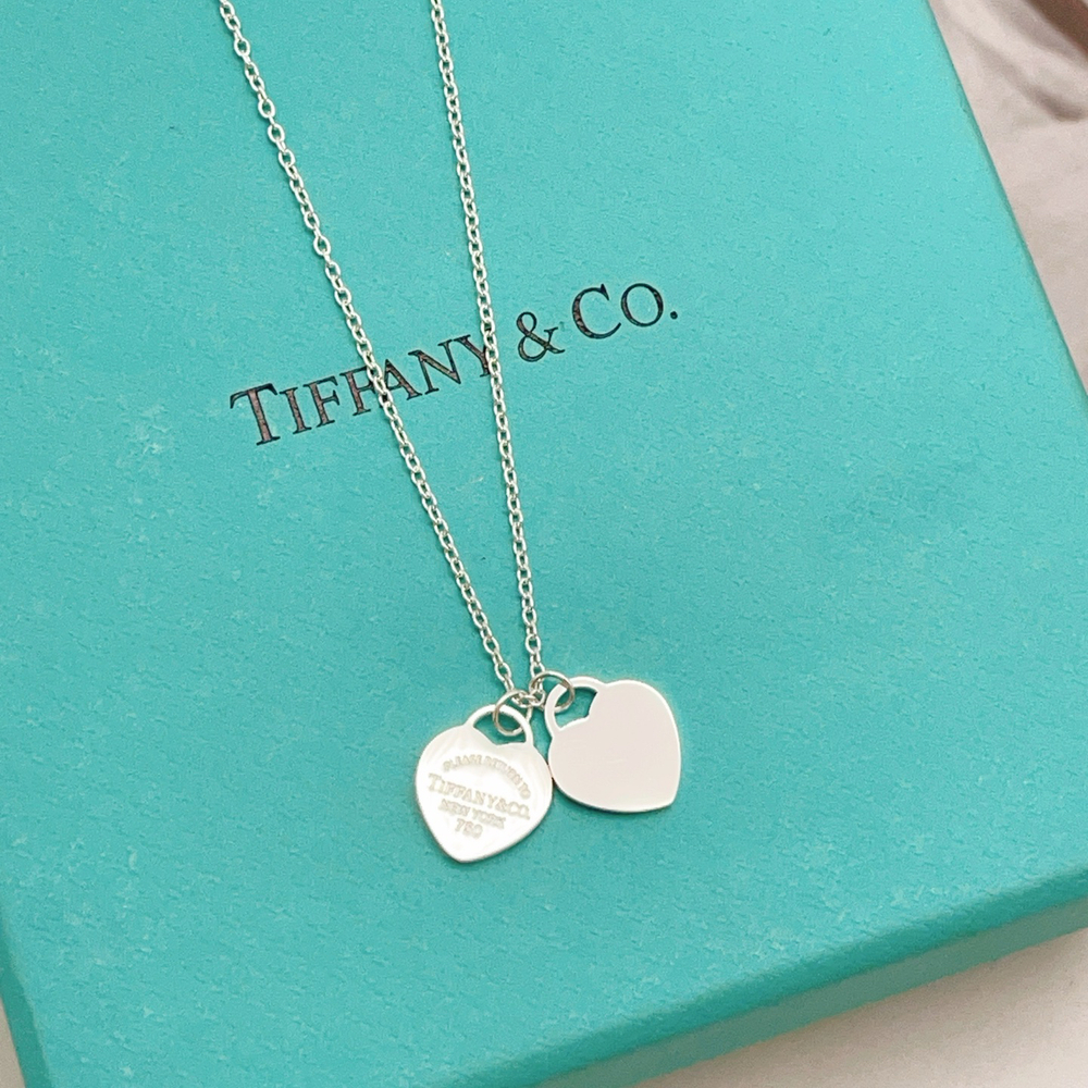 Tiffany & Co. Silver polished peach-shaped necklace